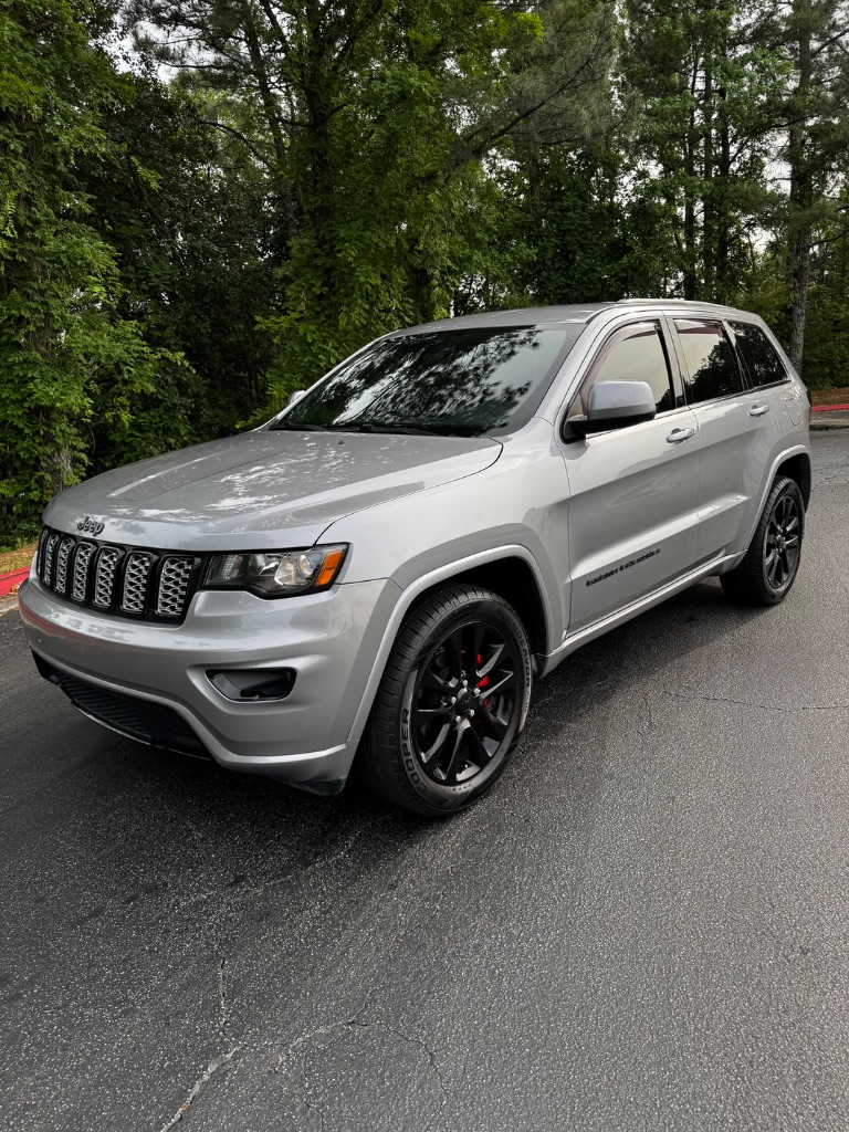 2019 Jeep Grand Cherokee Altitude's photo