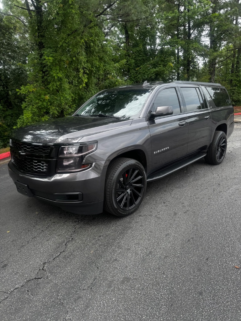 2018 Chevrolet Suburban 4WD 1500 LT's photo