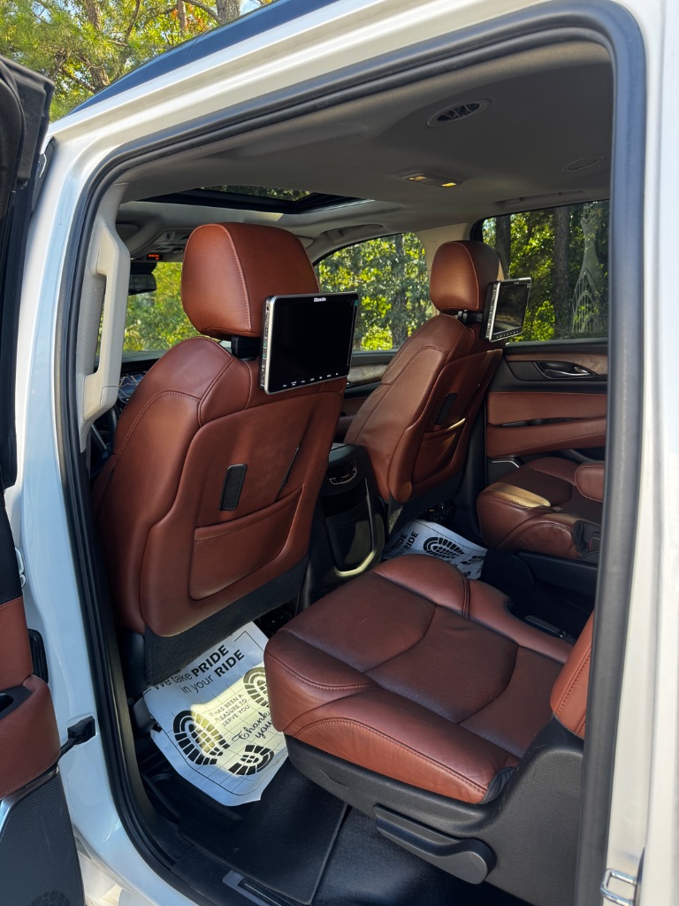 2017 Cadillac Escalade ESV Luxury - Photo 10