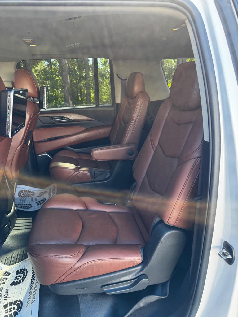 2017 Cadillac Escalade ESV Luxury - Photo 11