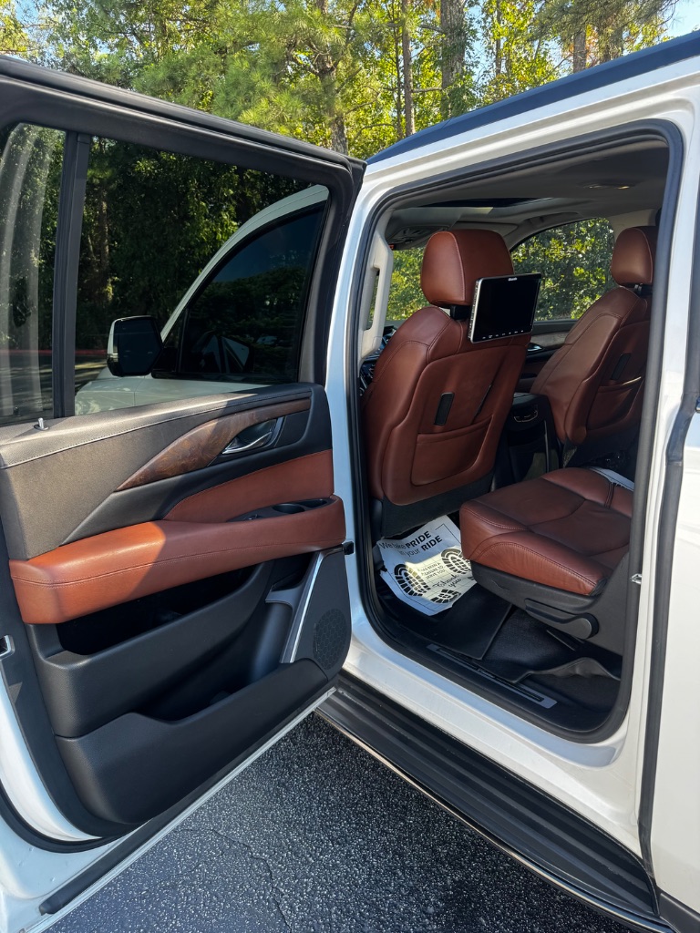 2017 Cadillac Escalade ESV Luxury - Photo 13