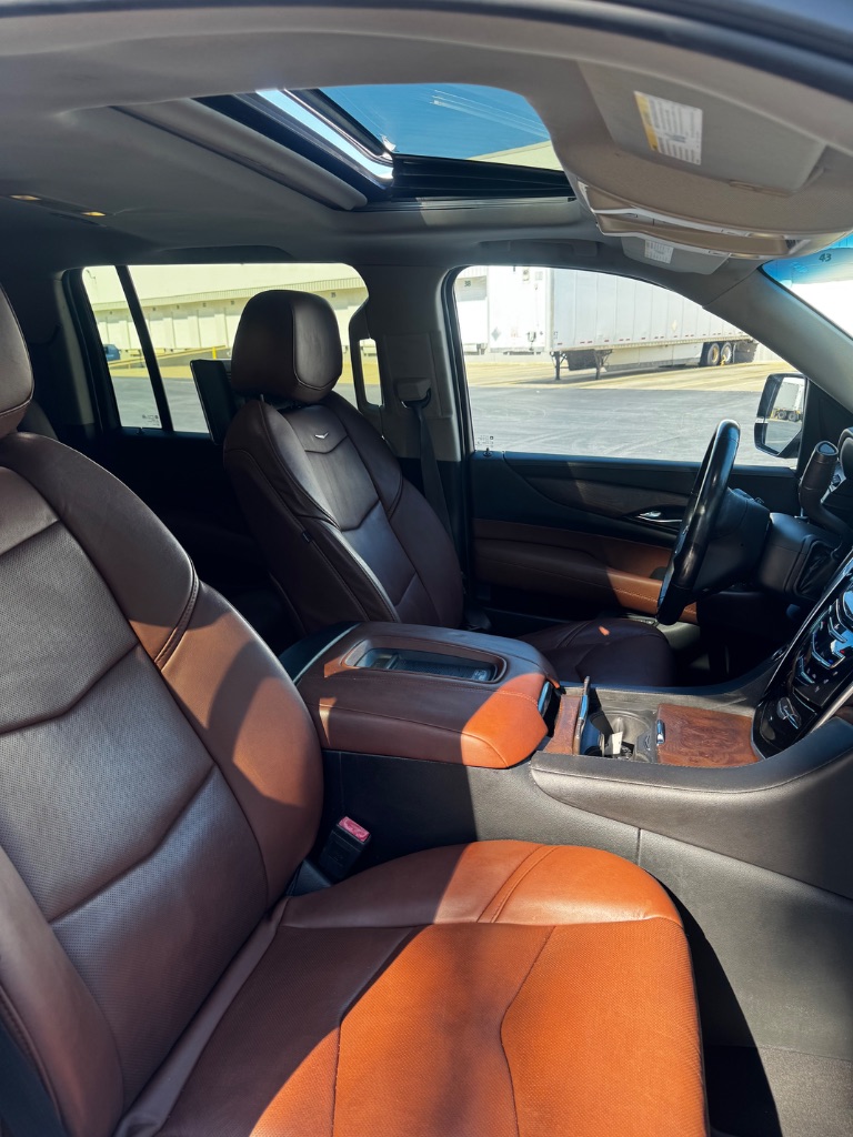 2017 Cadillac Escalade ESV Luxury - Photo 16